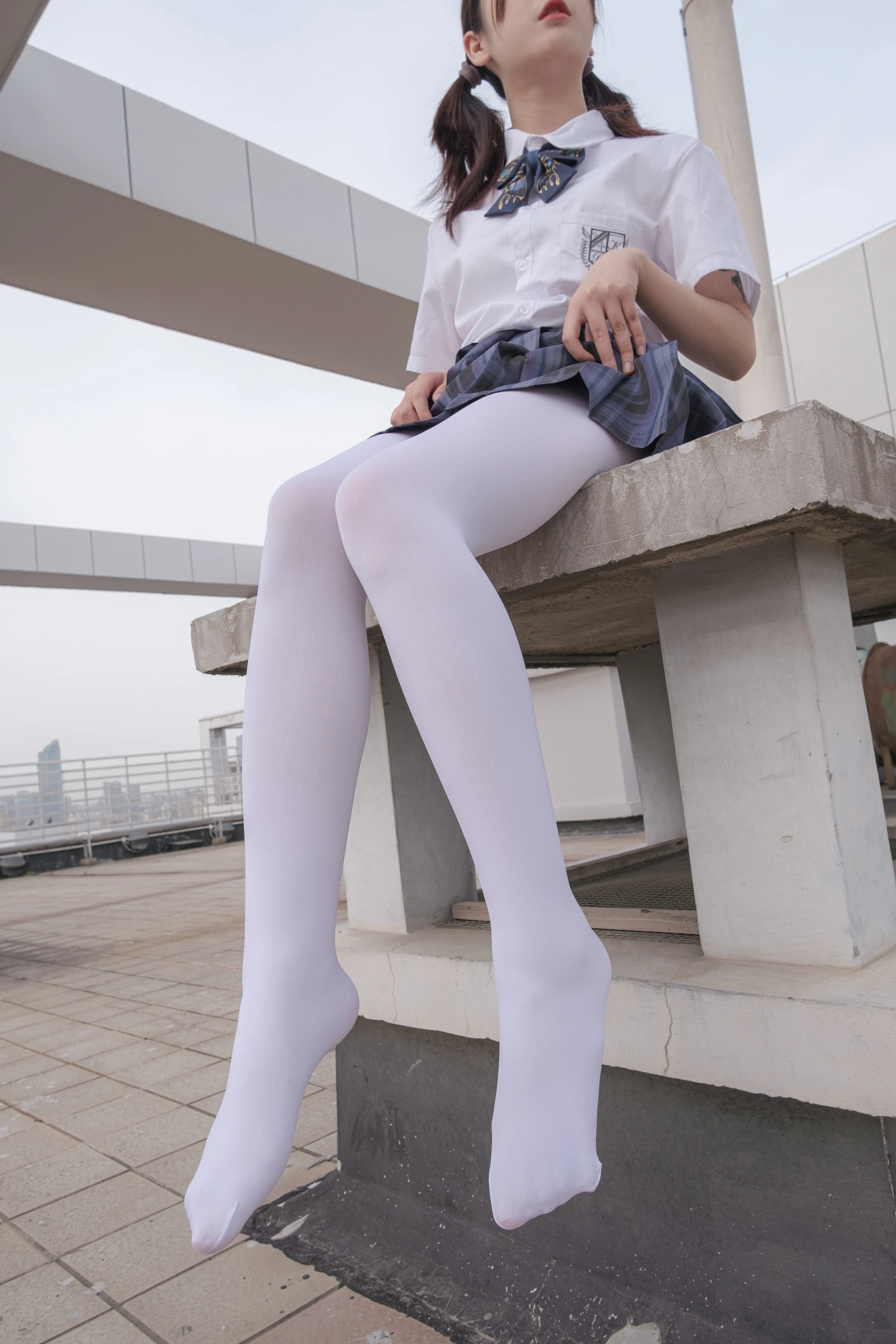 森萝财团 月下002 小夜 真空白丝 80D 户外 [102P 1V]插图4